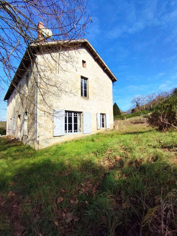 Maison à GENSAC