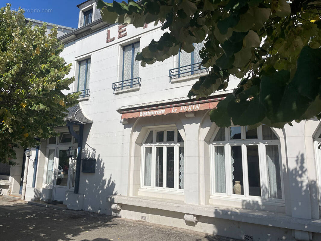 Commerce à POUGUES-LES-EAUX