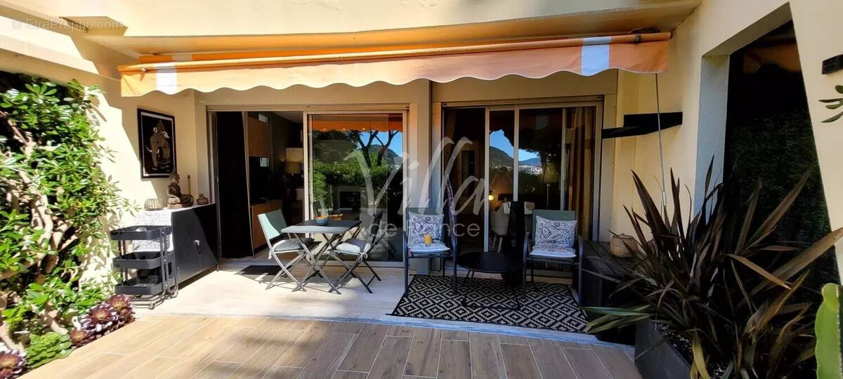 Appartement à MANDELIEU-LA-NAPOULE