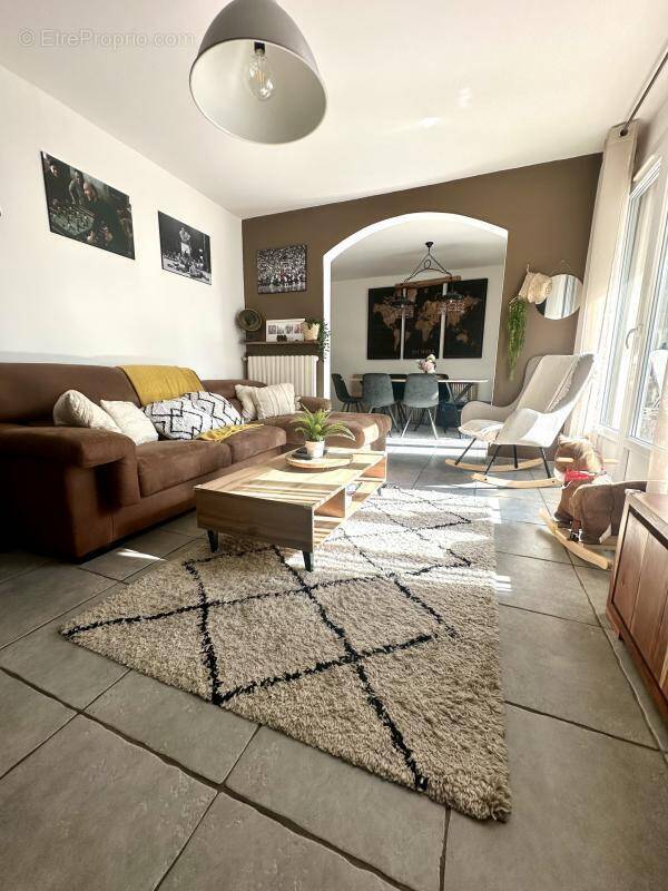 Appartement à SEPTEMES-LES-VALLONS