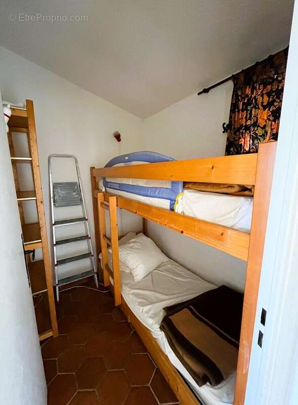Appartement à LA CROIX-VALMER