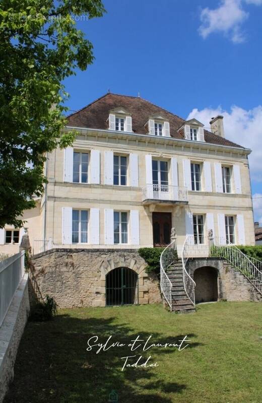 Maison à MONTGUYON