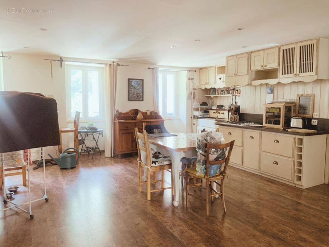 Appartement à LE LAUZET-UBAYE