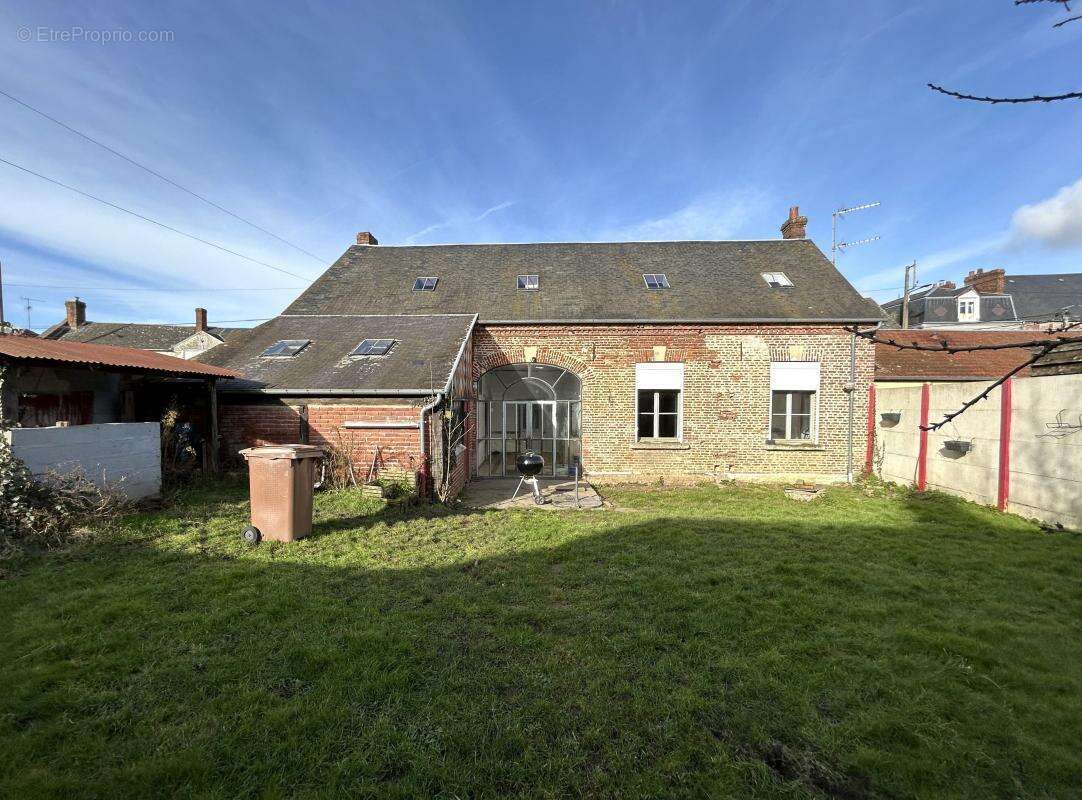 Maison à CREVECOEUR-LE-GRAND