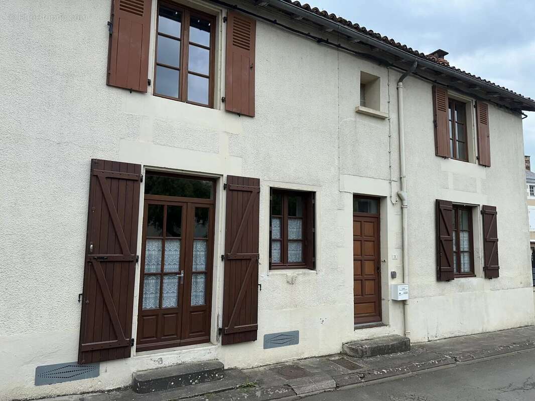 Maison à ROMAGNE
