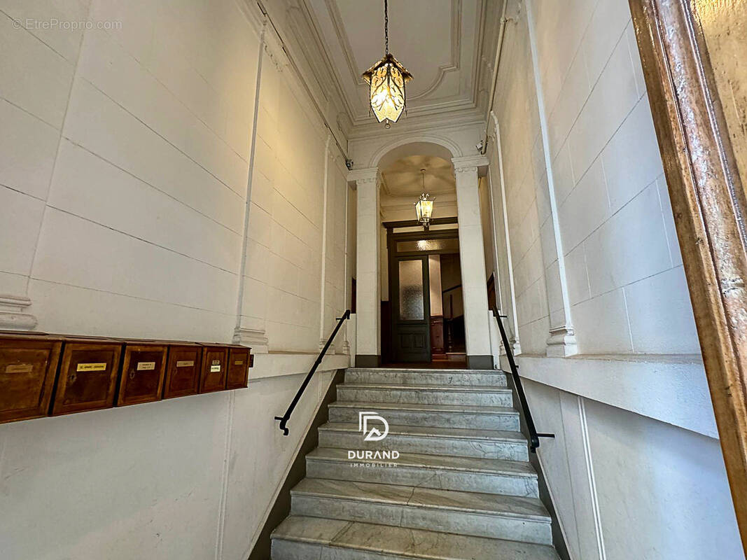 Appartement à MARSEILLE-7E