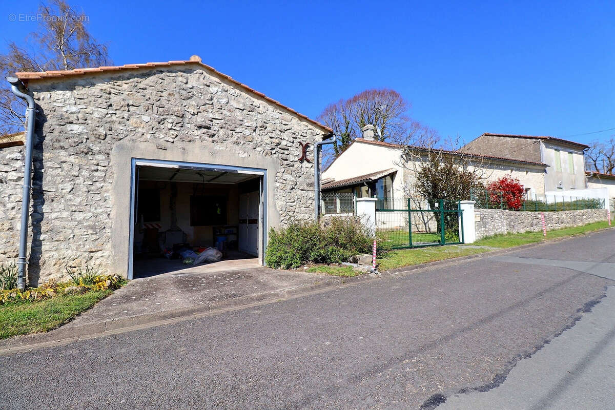 Maison à ANGLADE