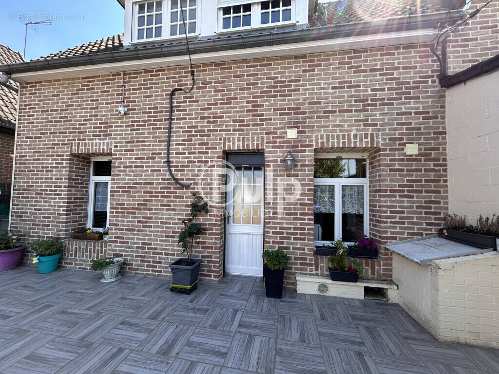 Maison à MONCHECOURT