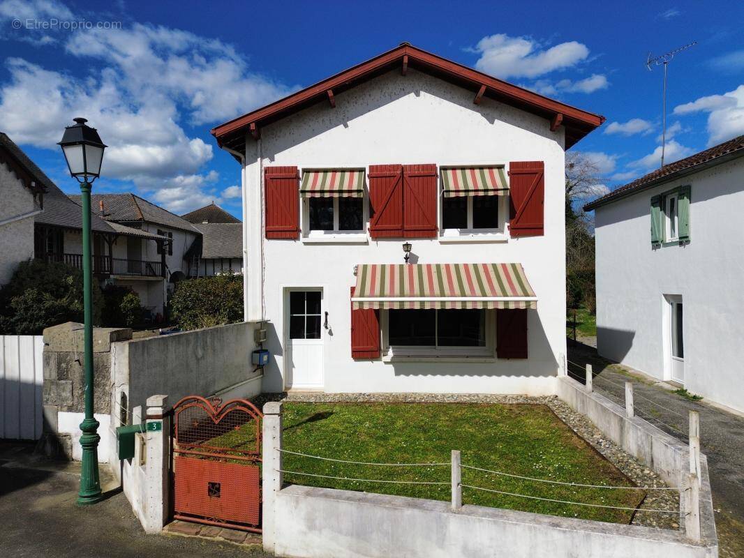 Maison à SAUVETERRE-DE-BEARN