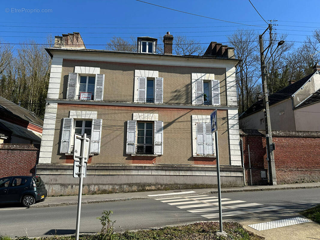 Maison à MERU