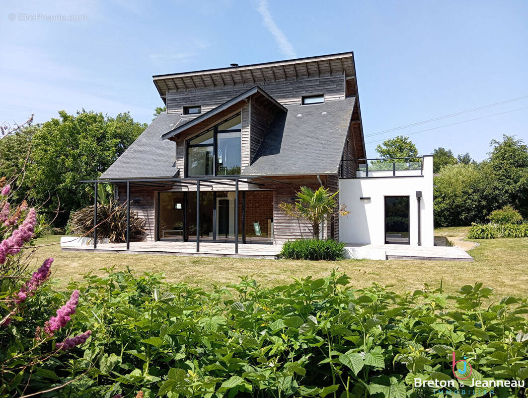 Maison à MAYENNE