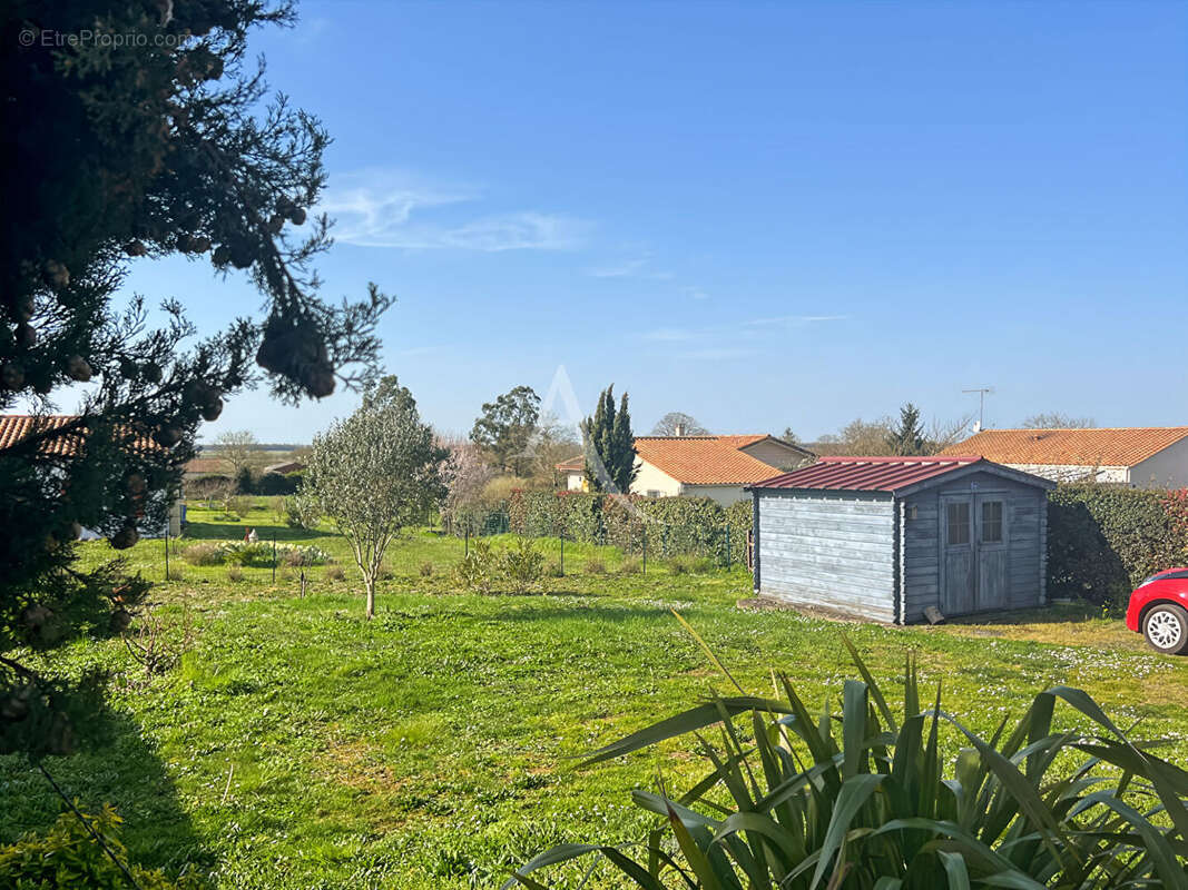 Maison à LE GUE-DE-VELLUIRE