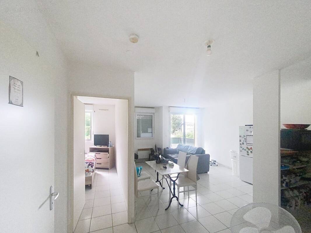 Appartement à CARBONNE