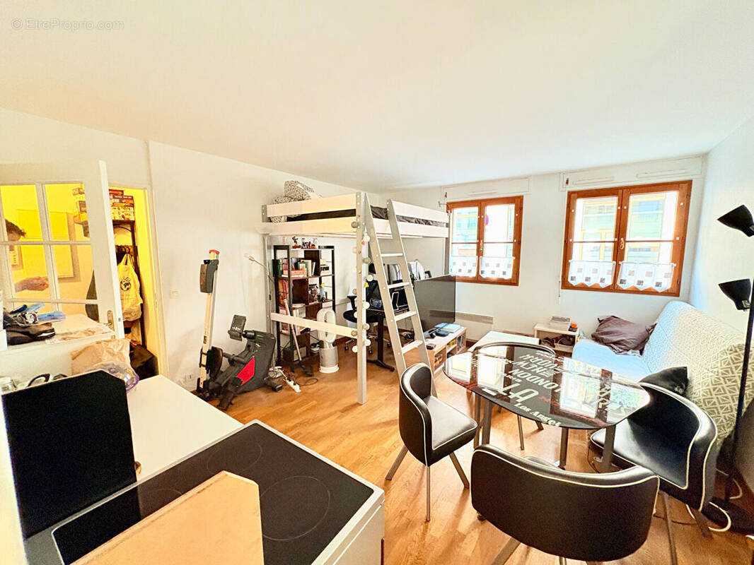 Appartement à PARIS-15E