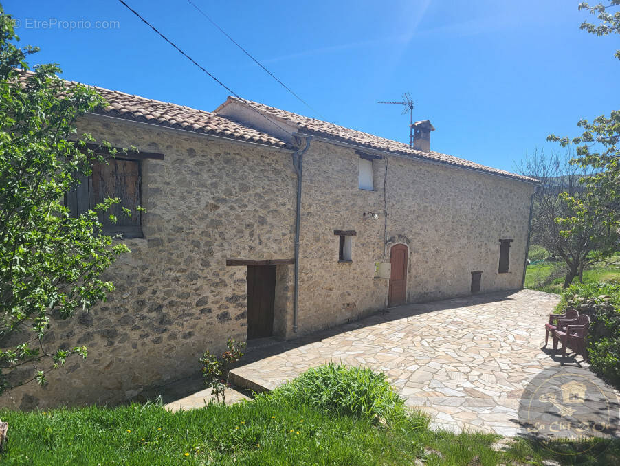 Maison à ENTREVAUX