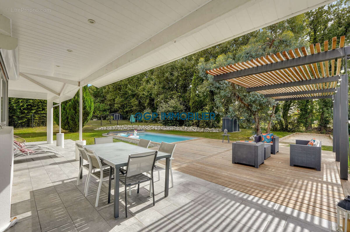 Côté terrasse - Maison à CASTELNAU-D&#039;ESTRETEFONDS