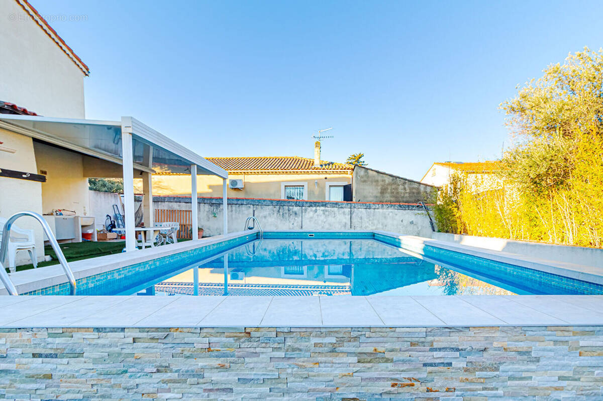 Maison à VELAUX