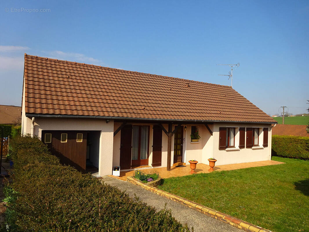 Maison à CHERRE