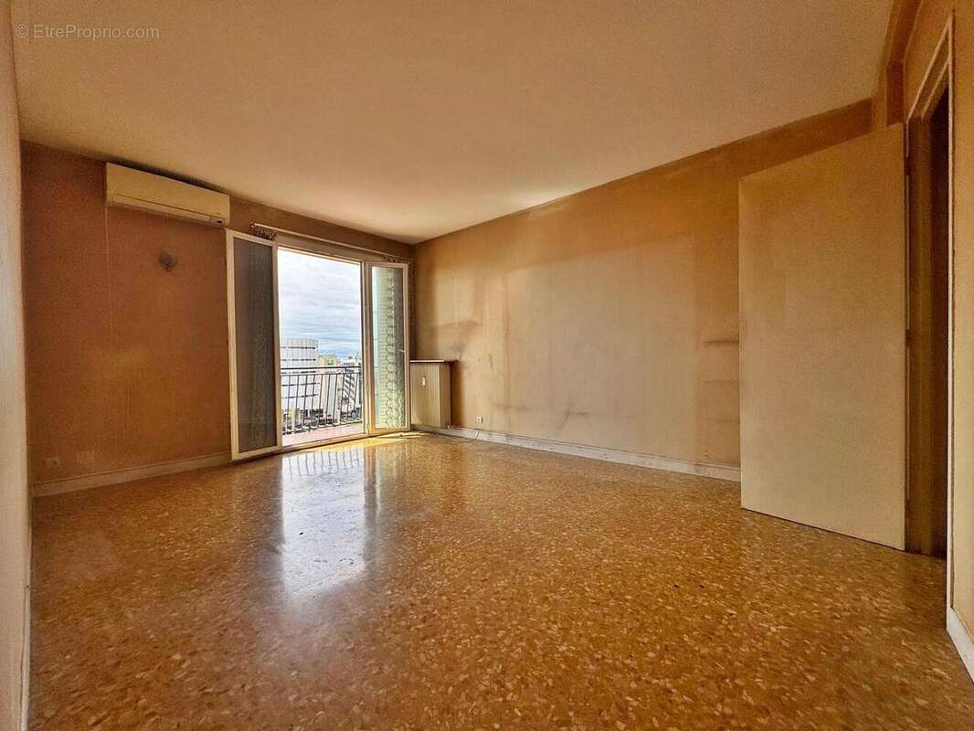   - Appartement à NICE