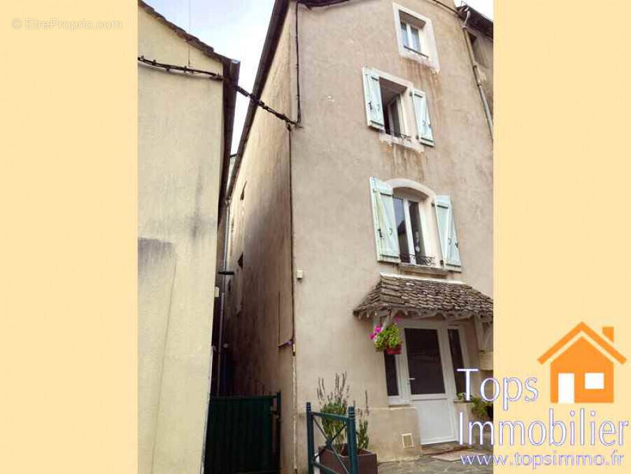 Maison à RIEUPEYROUX
