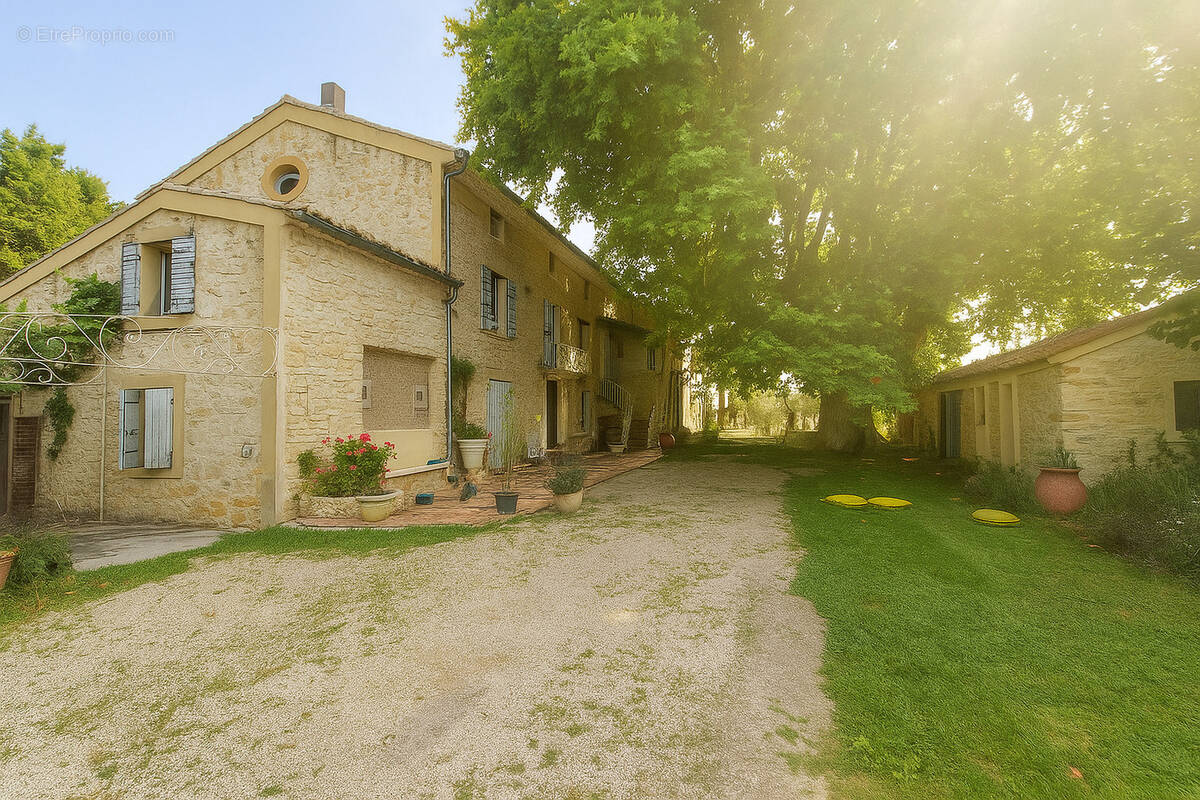 Maison à PERNES-LES-FONTAINES