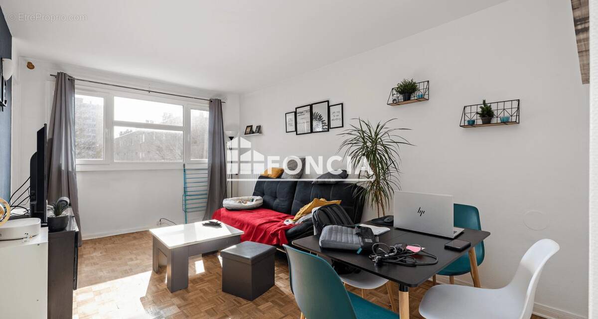 Appartement à MONT-SAINT-AIGNAN