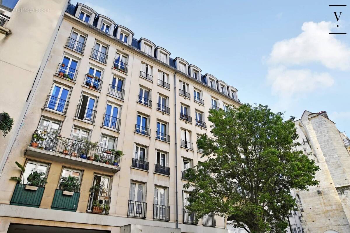 Parking à PARIS-4E