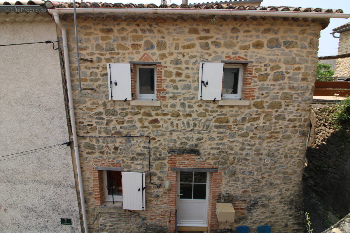 Maison à SAINT-JULIEN-LES-ROSIERS