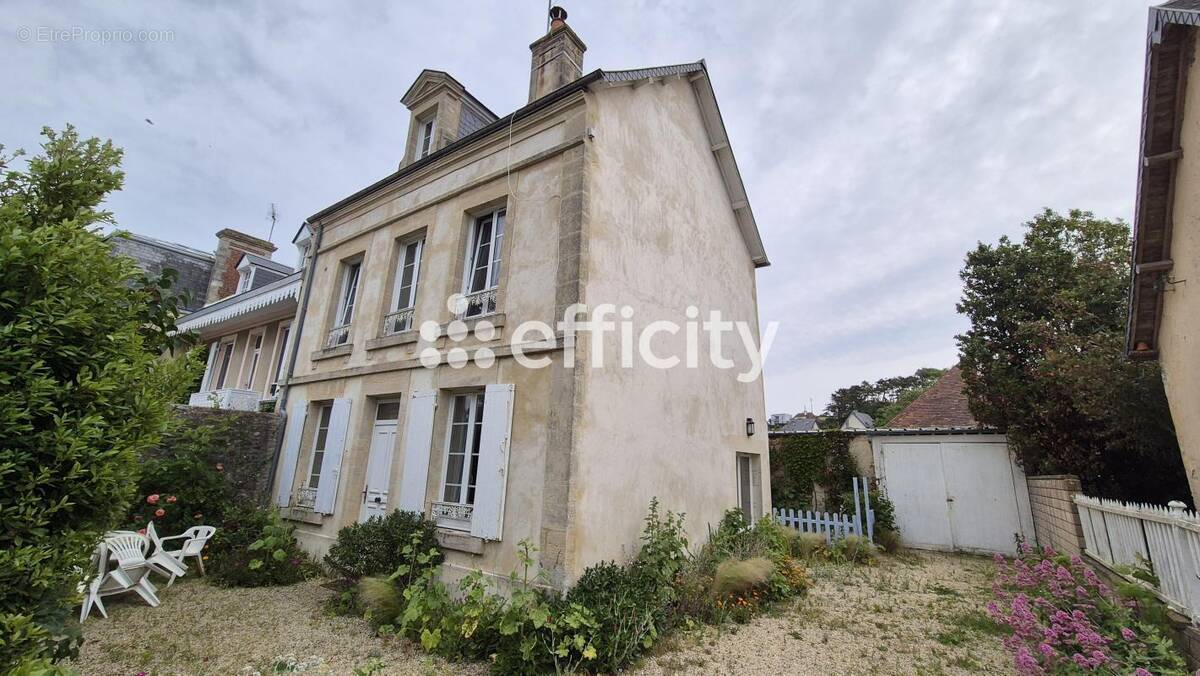 Maison à ARROMANCHES-LES-BAINS