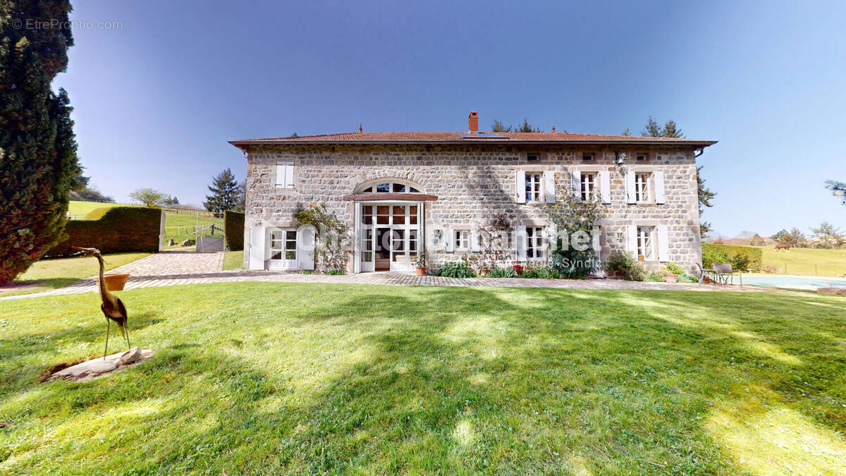 Maison à AMBIERLE