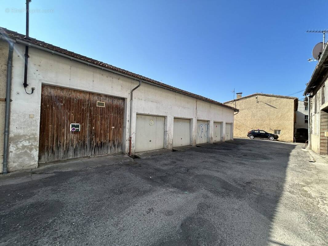 Parking à ESPERAZA