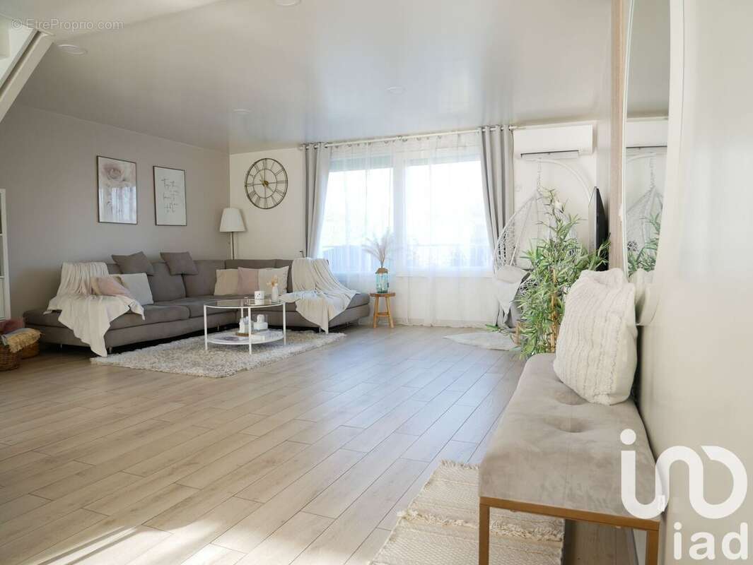 Photo 2 - Maison à SARCELLES