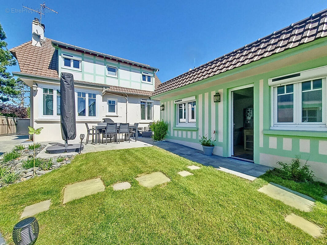 Maison à MERVILLE-FRANCEVILLE-PLAGE