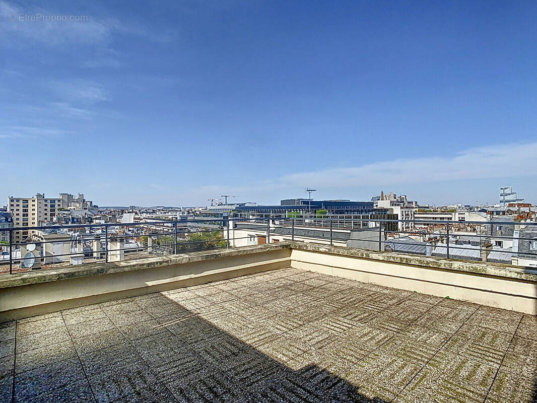 Appartement à PARIS-17E