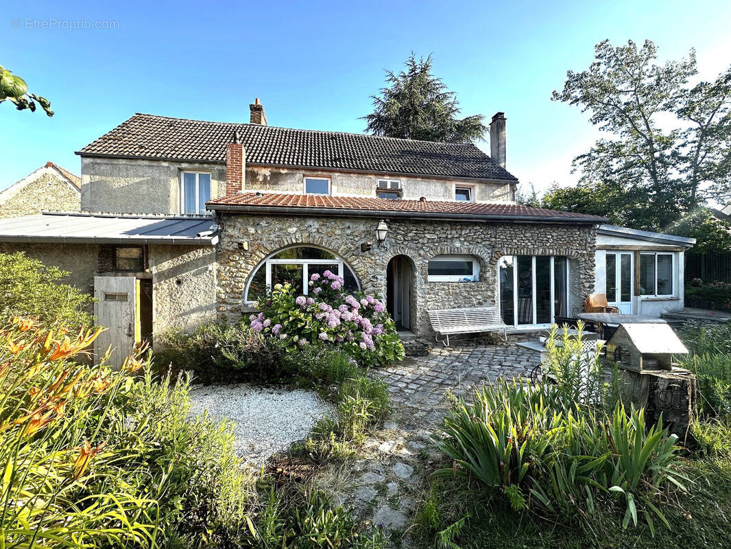 Maison à LE TREMBLAY-SUR-MAULDRE