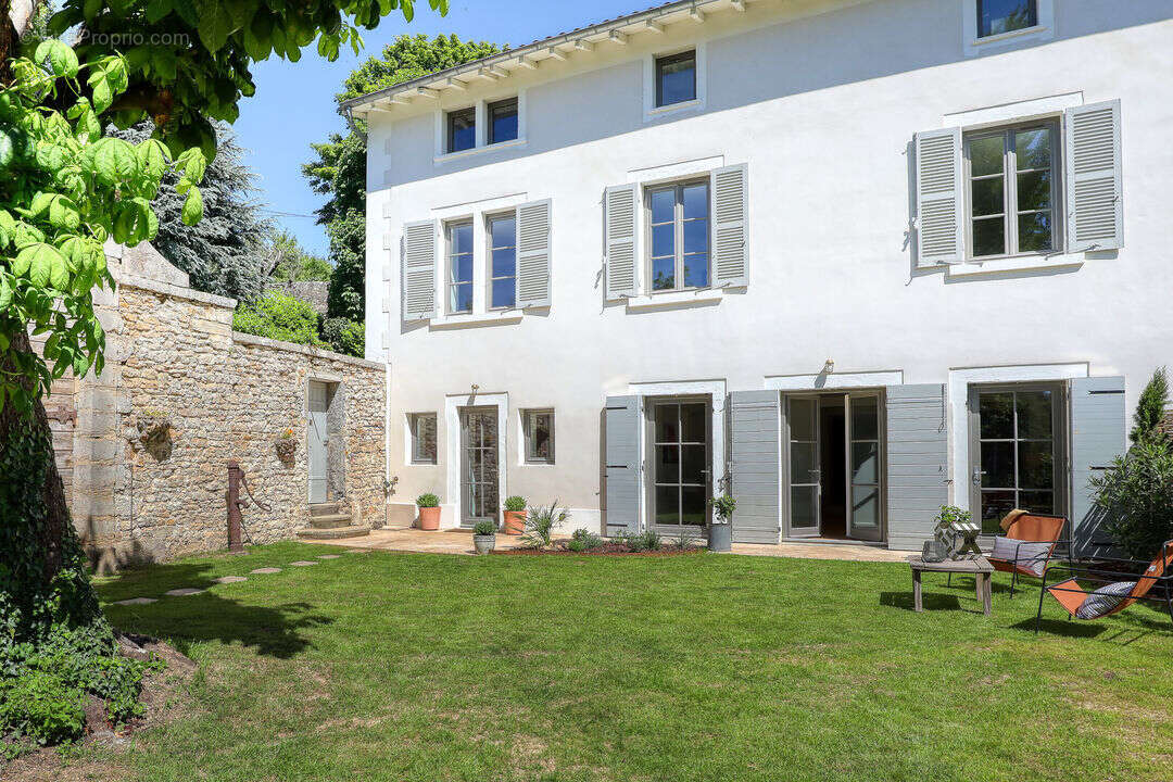 Maison à SAINT-CYR-AU-MONT-D&#039;OR