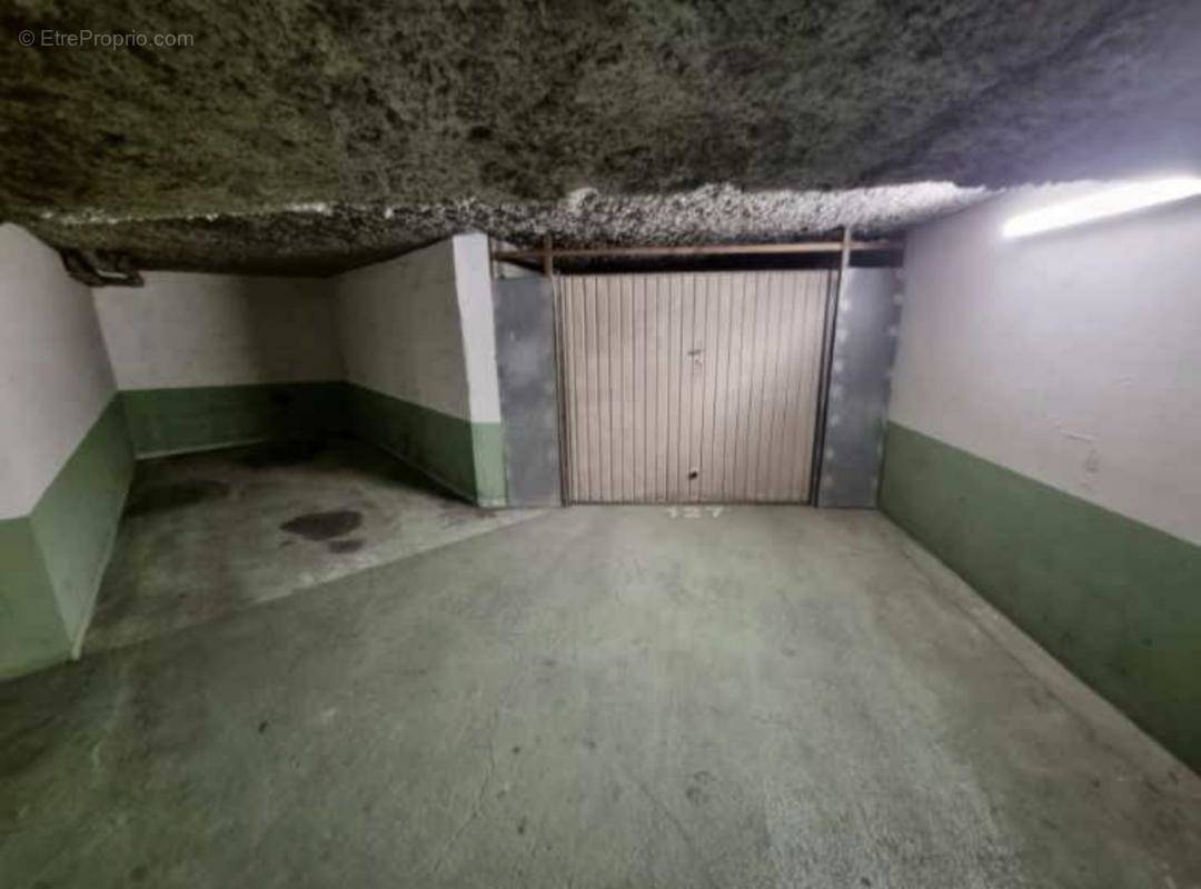 Parking à LYON-3E