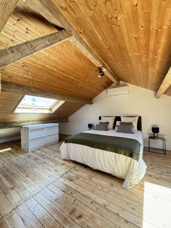 Maison à CHAMPAGNE-AU-MONT-D&#039;OR