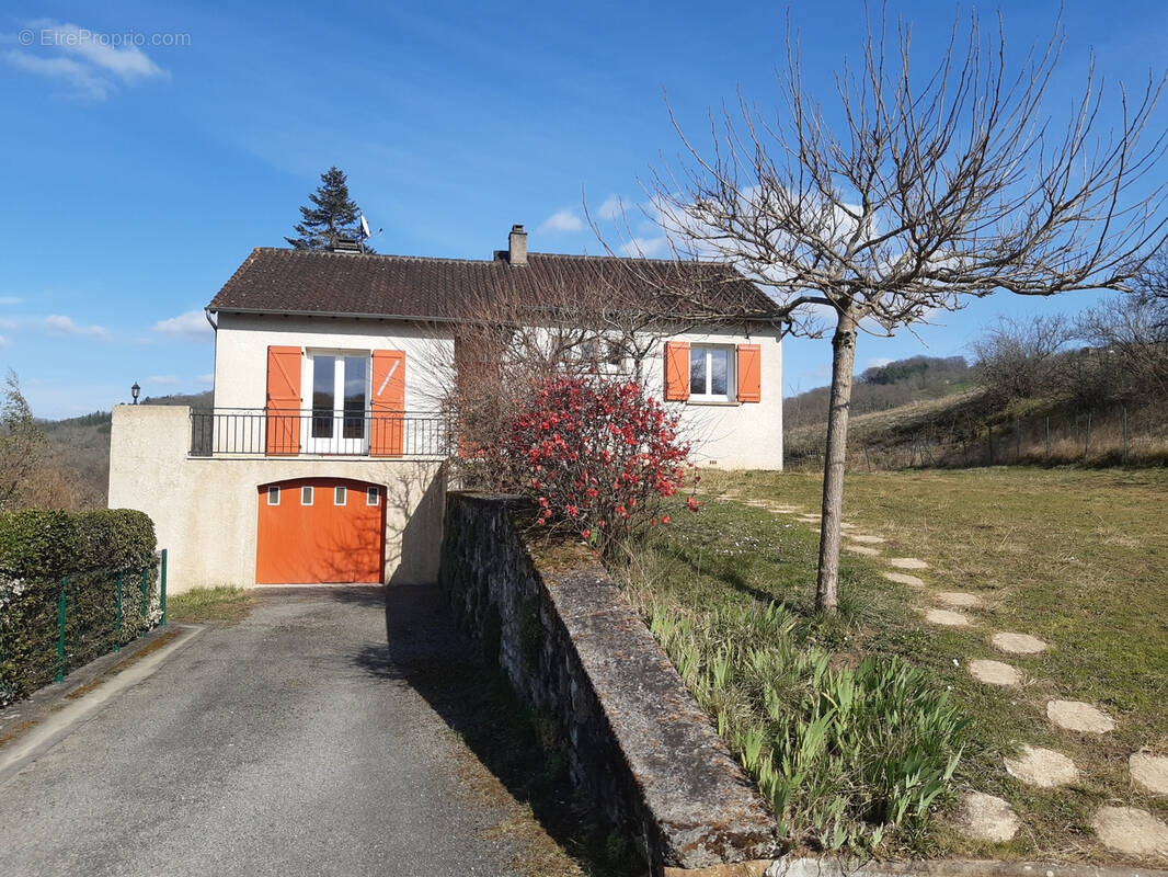 Maison à SAINT-CERE