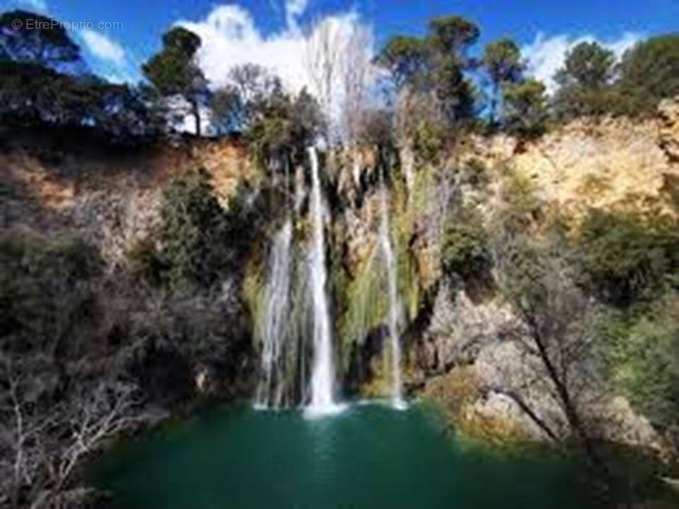 Appartement à SILLANS-LA-CASCADE