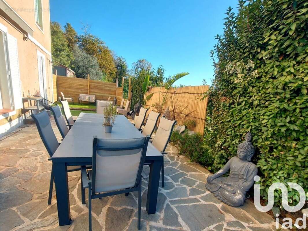 Photo 2 - Maison à BERRE-LES-ALPES