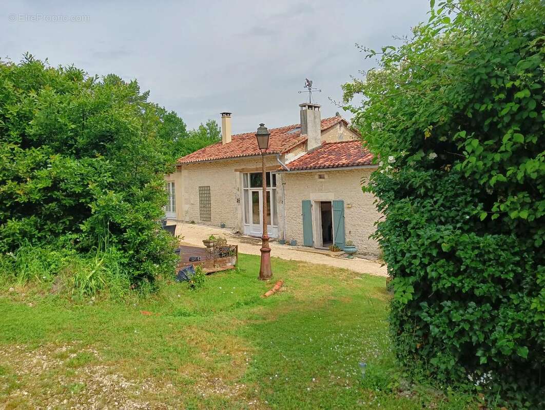 Maison à BOUTEILLES-SAINT-SEBASTIEN