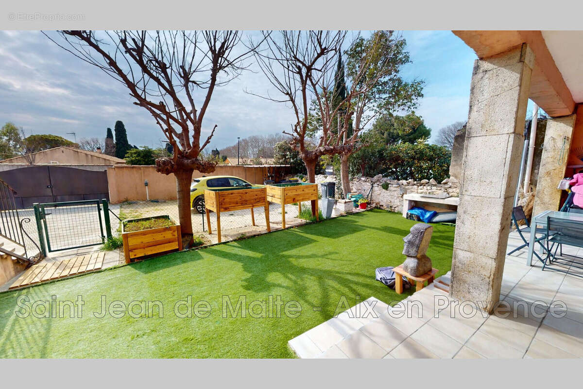 Appartement à LA FARE-LES-OLIVIERS