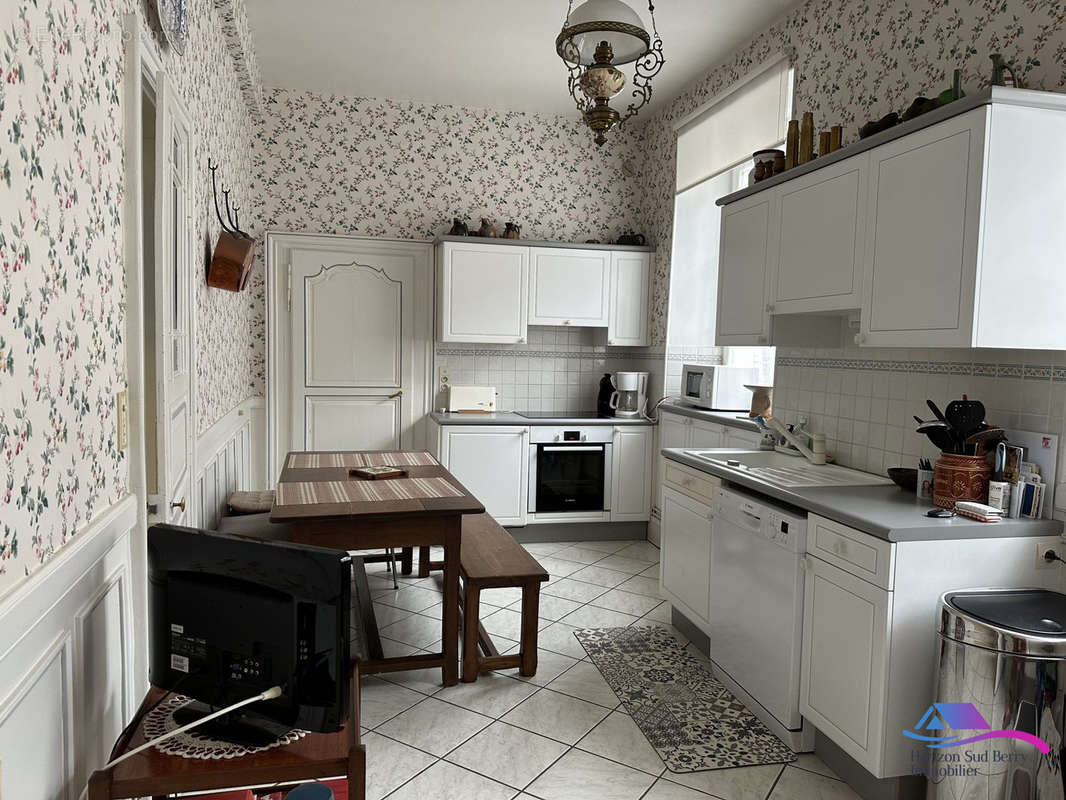 Cuisine  - Maison à CHATEAUMEILLANT