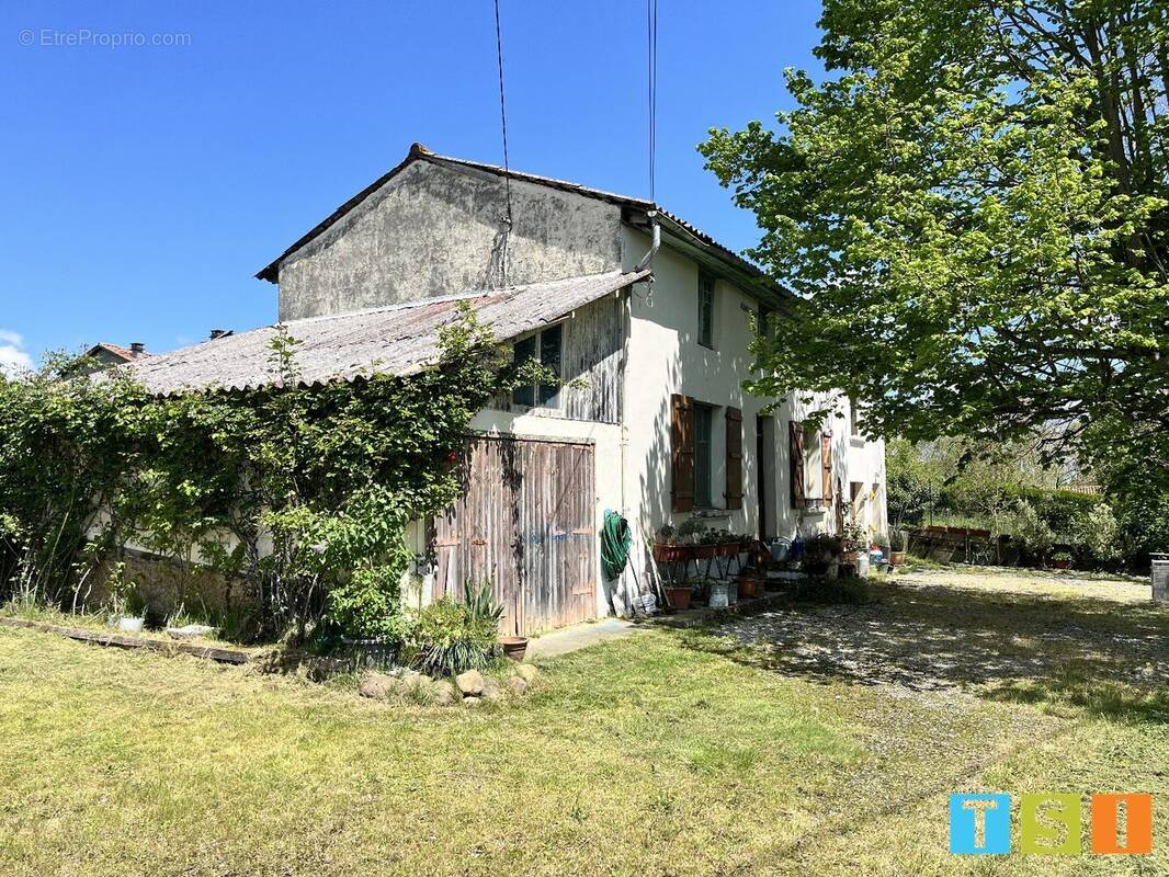 Maison à MONTREJEAU