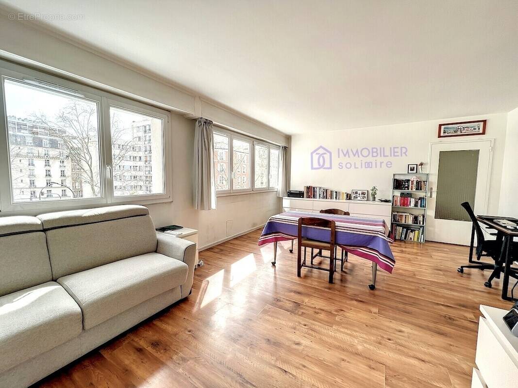 Appartement à PARIS-17E