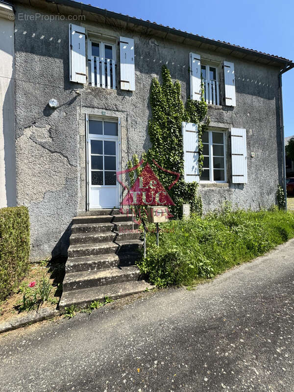 Maison à LA FORET-SUR-SEVRE