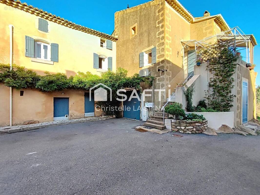 Photo 1 - Maison à LA CAPELLE-ET-MASMOLENE