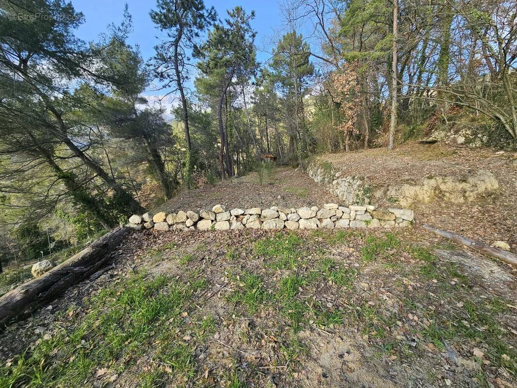 Terrain à GILETTE