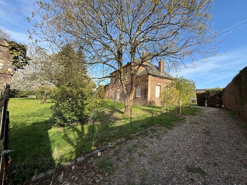 Maison à BUCHY